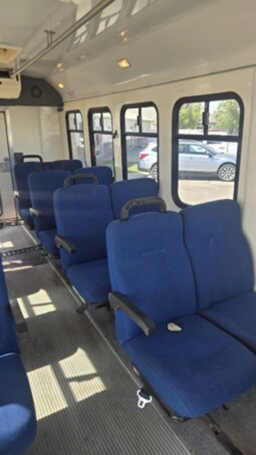 Picture of 1996 Ford Eldorado E350 ADA Shuttle Bus