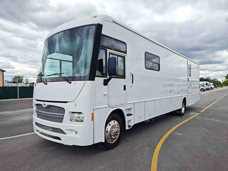 Picture of 2012 Ford Mobile Clinic Winnebago