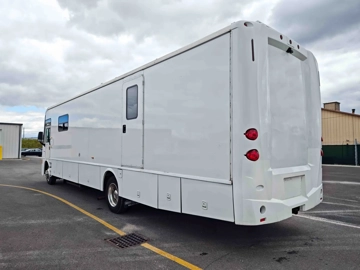 Picture of 2012 Ford Mobile Clinic Winnebago