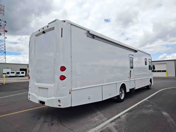 Picture of 2012 Ford Mobile Clinic Winnebago