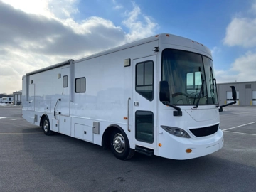 Picture of 2015 Thomas Matthews 2 Exam Room Mobile Clinic 2 Slides ADA