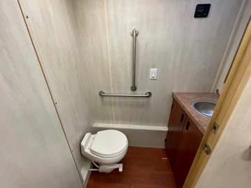 Picture of 2015 Thomas Matthews 2 Exam Room Mobile Clinic 2 Slides ADA