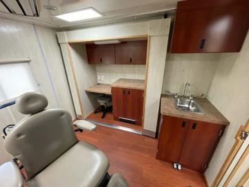Picture of 2015 Thomas Matthews 2 Exam Room Mobile Clinic 2 Slides ADA