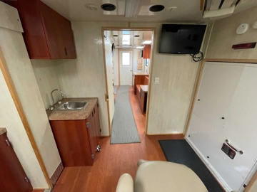 Picture of 2015 Thomas Matthews 2 Exam Room Mobile Clinic 2 Slides ADA