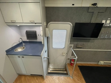 Picture of 2014 Freightliner Farber 4 Exam Room Farber Specialty Mobile Clinic