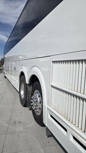 Picture of 2013 Prevost H345 Coach Bus