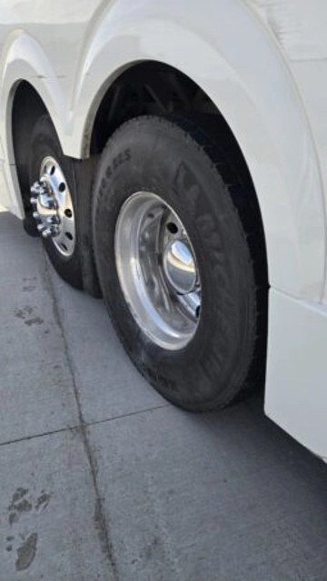 Picture of 2013 Prevost H345 Coach Bus