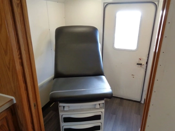 Picture of 1999 Ford Winnebago Mobile Medical Clinic