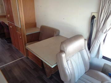 Picture of 1999 Ford Winnebago Mobile Medical Clinic