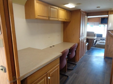 Picture of 1999 Ford Winnebago Mobile Medical Clinic