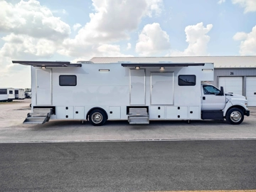 Picture of 2021 Ford F-650 Mobile Clinic ADA
