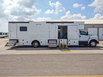 Picture of 2021 Ford F-650 Mobile Clinic ADA