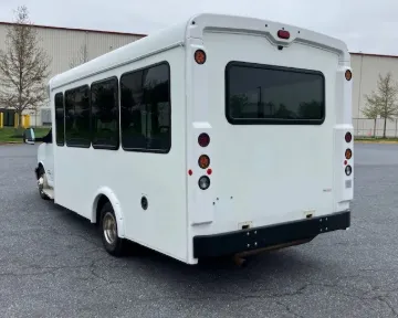 2021 Chevrolet 4500 Arboc ADA 14P 