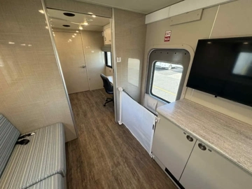 Picture of 2019 Ford Farber Specialty Vehicle Mobile Office/Consultation Clinic