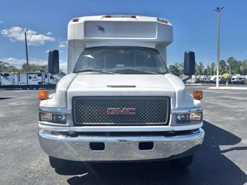 Picture of 2004 GMC C5 Glaval Titan ADA Shuttle Bus