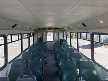 Picture of 2004 GMC C5 Glaval Titan ADA Shuttle Bus