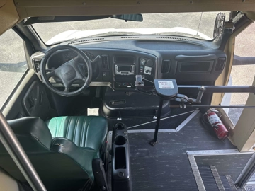 Picture of 2004 GMC C5 Glaval Titan ADA Shuttle Bus