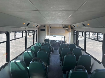 Picture of 2004 GMC C5 Glaval Titan ADA Shuttle Bus