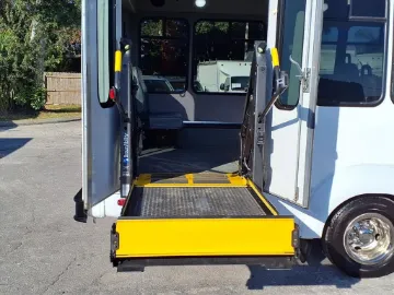 2021 Ford E-450 Elkhart 15P ADA
