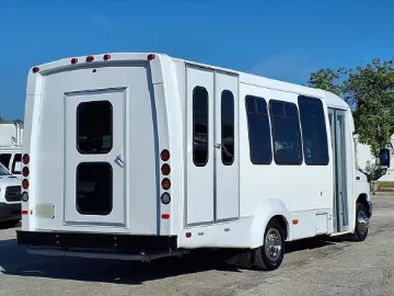 2021 Ford E-450 Elkhart 15P ADA