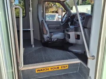 2021 Ford E-450 Elkhart 15P ADA