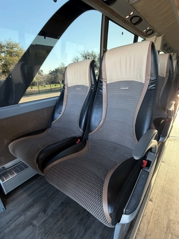 Picture of    Coach Bus