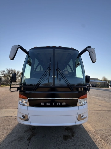 Picture of    Coach Bus