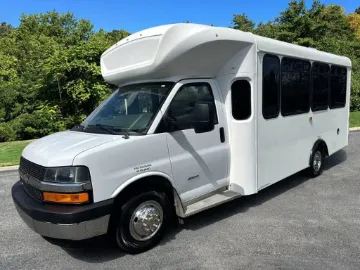 2017 Chevrolet 4500 Arboc 15P ADA