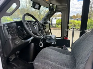 2017 Chevrolet 4500 Arboc 15P ADA