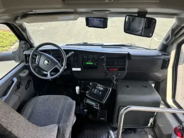 2017 Chevrolet 4500 Arboc 15P ADA