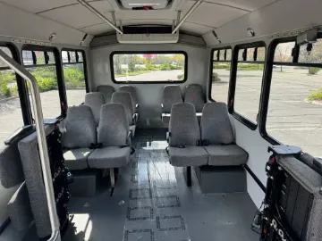 2017 Chevrolet 4500 Arboc 15P ADA