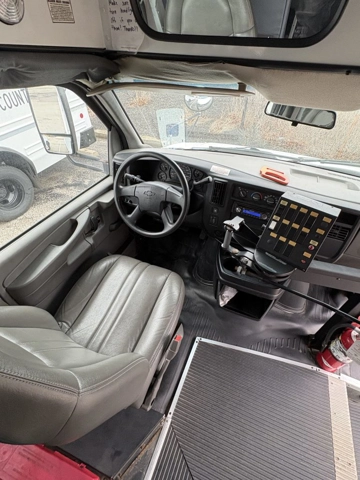 Picture of 2006 Chevrolet Midbus Shuttle Bus