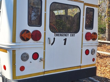 Picture of 2000 Ford E-350 Super Duty Shuttle Bus