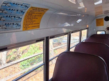 Picture of 2000 Ford E-350 Super Duty Shuttle Bus