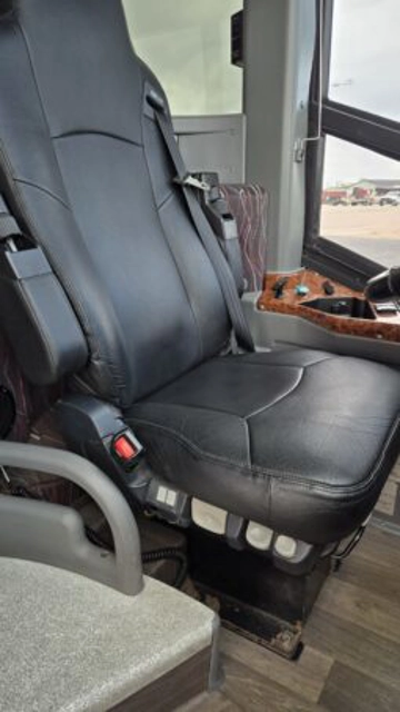 Picture of 2015 MCI J4500 Coach Bus