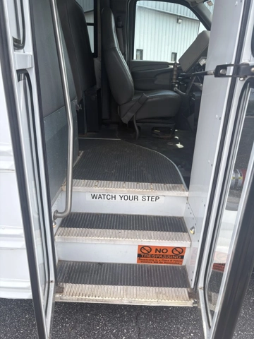 Picture of 2009 Chevrolet Collins Shuttle Bus
