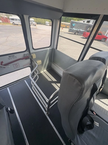 Picture of 2009 Chevrolet Collins Shuttle Bus