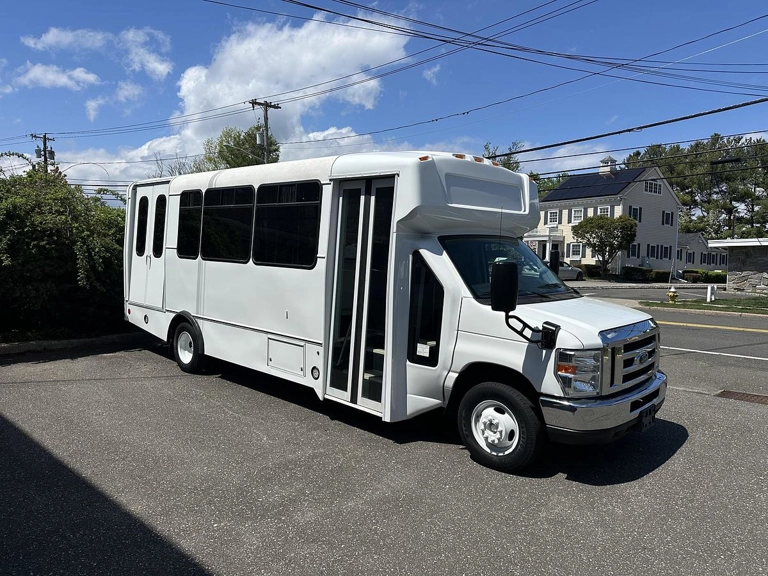 Picture of 2018 Ford E-450 ADA Shuttle Bus