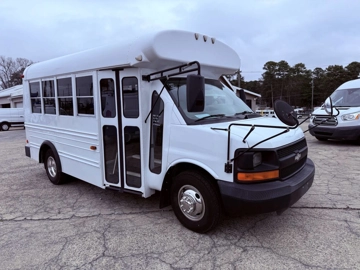 Picture of 2006 Chevrolet Express 3500 Cutaway Shuttle Bus
