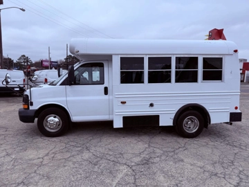 Picture of 2006 Chevrolet Express 3500 Cutaway Shuttle Bus