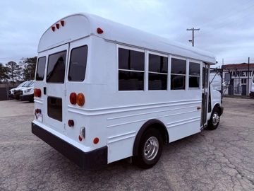 Picture of 2006 Chevrolet Express 3500 Cutaway Shuttle Bus
