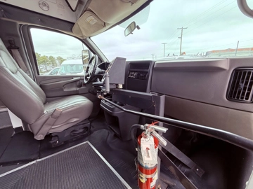 Picture of 2006 Chevrolet Express 3500 Cutaway Shuttle Bus