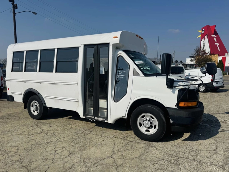Picture of 2017 Chevrolet Express 3500 Cutaway Shuttle Bus