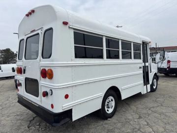 Picture of 2007 Chevrolet Express 3500 Cutaway Shuttle Bus