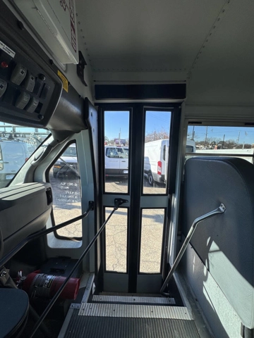 Picture of 2007 Chevrolet Express 3500 Cutaway Shuttle Bus
