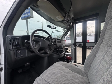 Picture of 2007 Chevrolet Express 3500 Cutaway Shuttle Bus