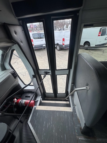Picture of 2007 Chevrolet Express 3500 Cutaway Shuttle Bus