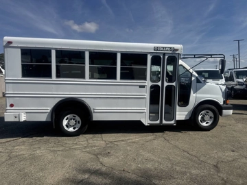 Picture of 2006 Chevrolet Express 3500 Collins Shuttle Bus