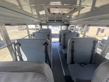 Picture of 2006 Chevrolet Express 3500 Collins Shuttle Bus