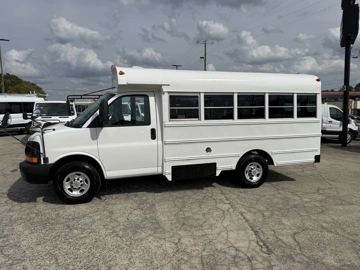 Picture of 2005 Chevrolet Express 3500 Cutaway Shuttle Bus